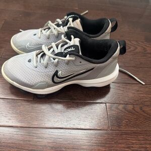 Nike Boys Force Trout Gray/Black Baseball Cleats Size 3.5Y